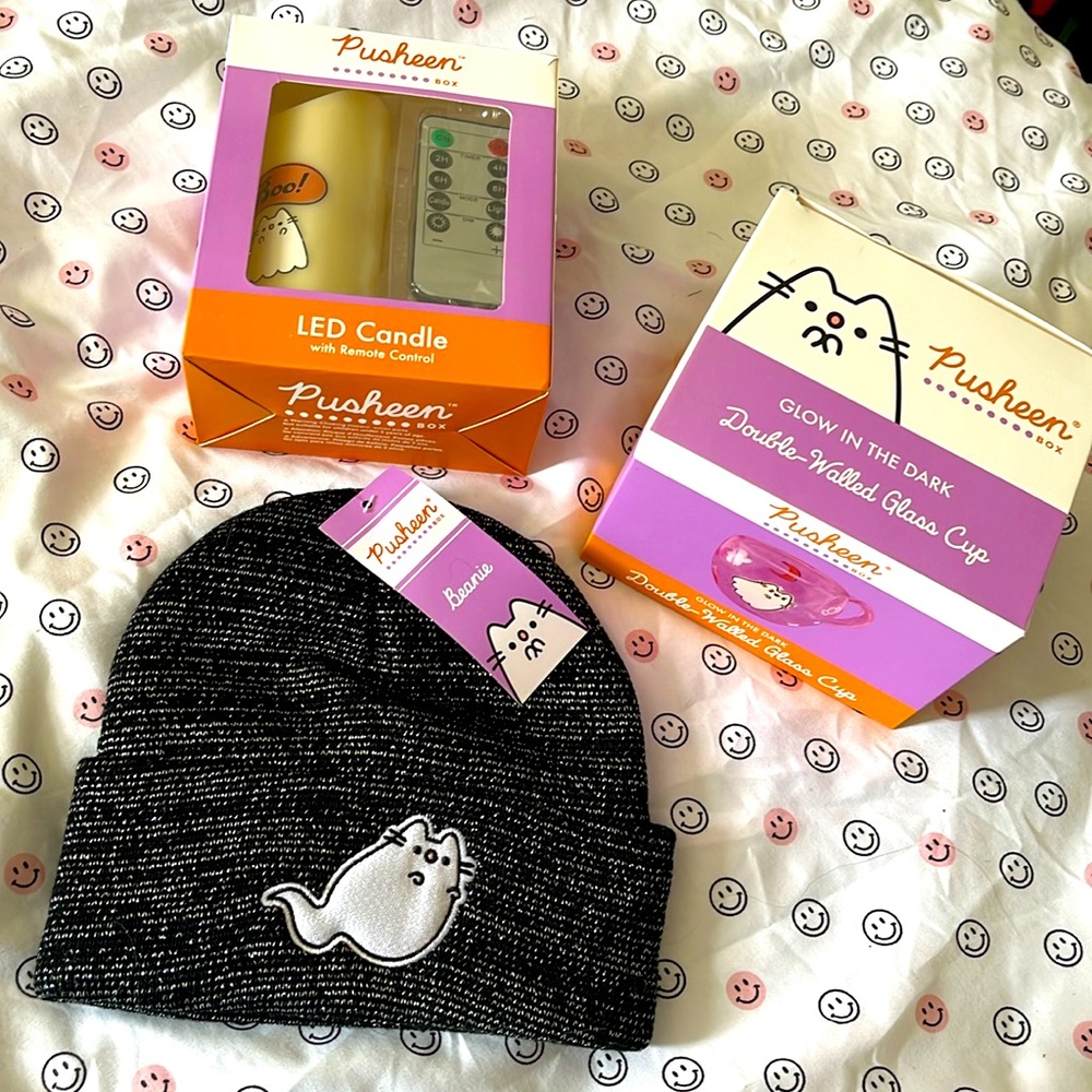 Pusheen halloween ghost merchandise!